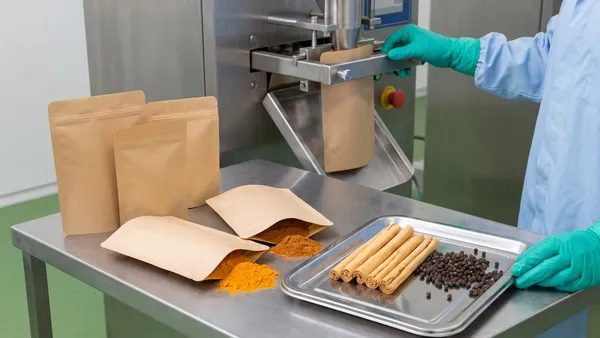 Co-Packing 50g and 100g Spice Pouches for the E-Commerce Tier
