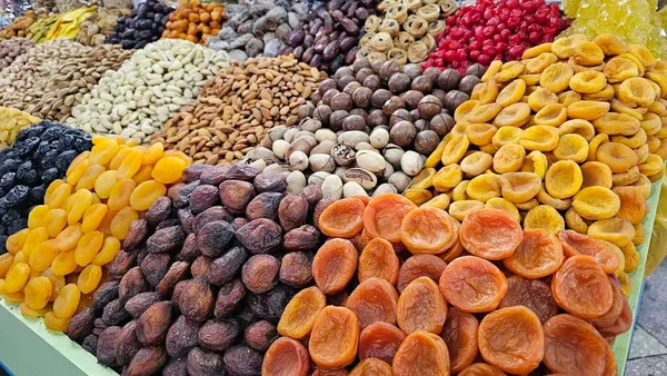 Co-packing imported apricots, raisins, and cranberries into Sri Lankan retail-ready pouches